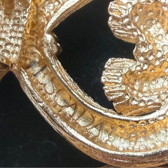 VTG Escada Margaretha Ley Signed Heart Knots Earrings Brushed Heavy Gold Gild - Picture 5 of 7